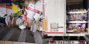 Nieprawidłowości przy przewozie ponad 22 ton odpadów (makulatura).